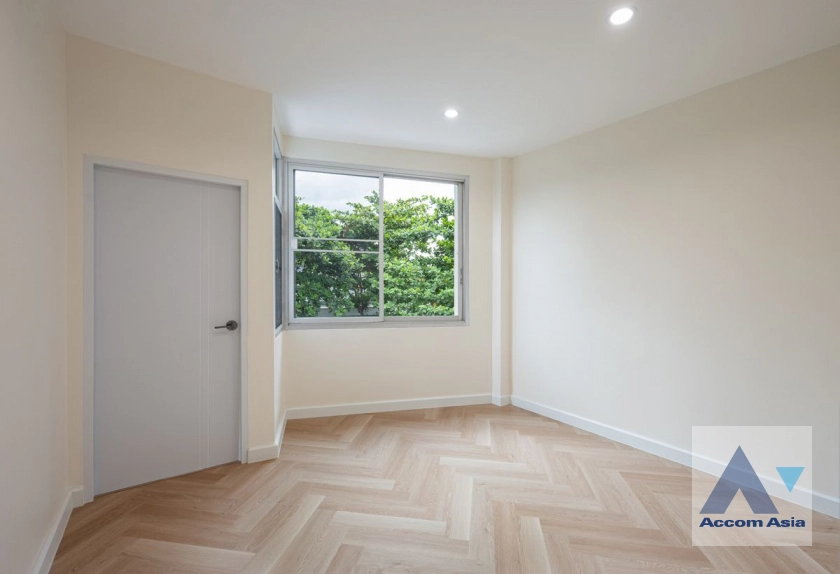 23  5 br House For Sale in Phaholyothin ,Bangkok BTS Mo-Chit AA44989