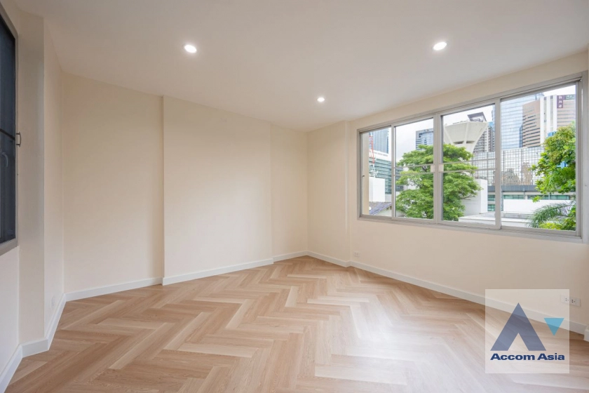 24  5 br House For Sale in Phaholyothin ,Bangkok BTS Mo-Chit AA44989