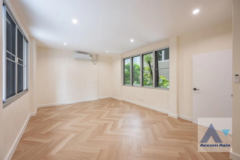 29  5 br House For Sale in Phaholyothin ,Bangkok BTS Mo-Chit AA44989