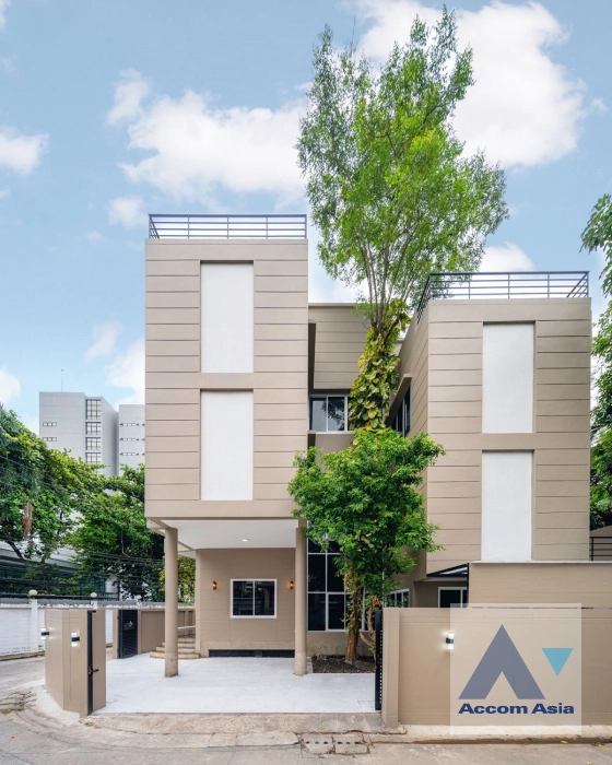 unitNewly renovated |  5 Bedrooms  House For Sale in Phaholyothin, Bangkok  near BTS Mo-Chit (AA44989)