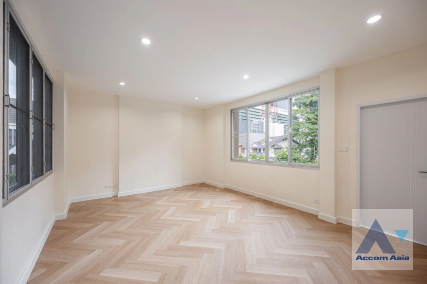 34  5 br House For Sale in Phaholyothin ,Bangkok BTS Mo-Chit AA44989