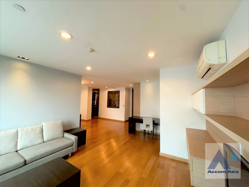 unit 3 Bedrooms  Apartment For Rent in Sukhumvit, Bangkok  near BTS Thong Lo (AA44991)