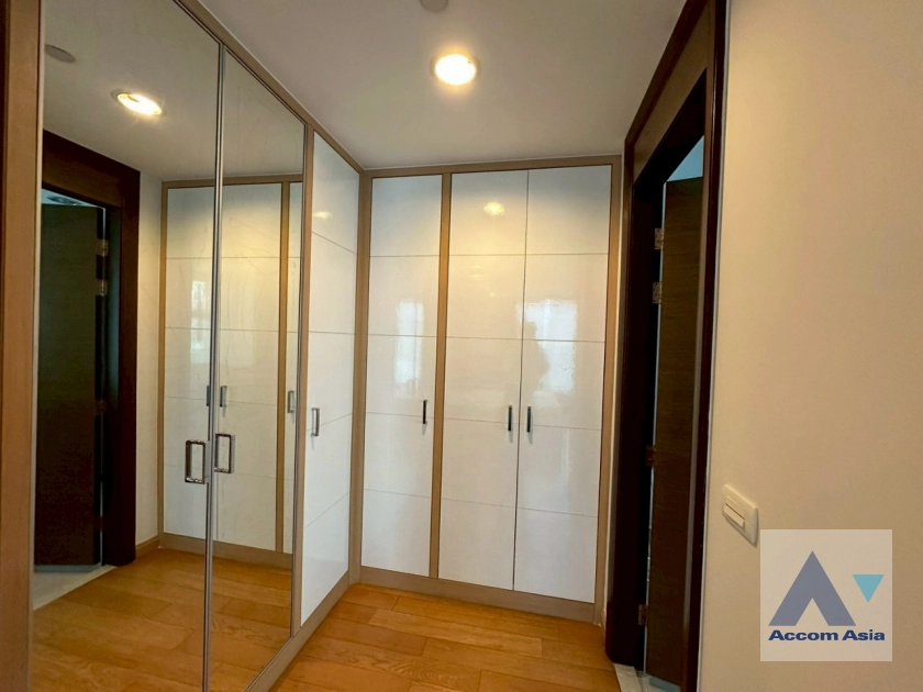 19  3 br Apartment For Rent in Sukhumvit ,Bangkok BTS Thong Lo at The Modern dwelling AA44991