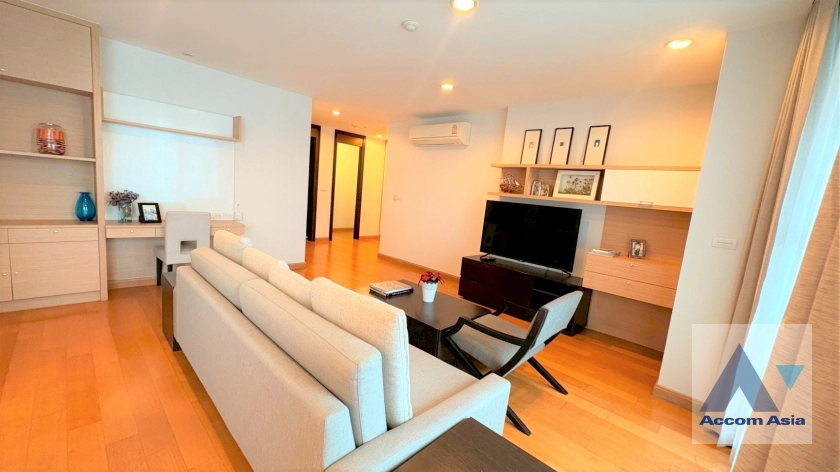 unit 3 Bedrooms  Apartment For Rent in Sukhumvit, Bangkok  near BTS Thong Lo (AA44993)