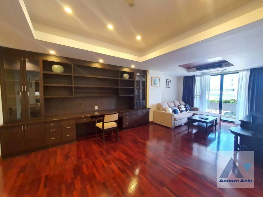  Newton Tower Condominium  2 Bedroom for Sale & Rent BTS Nana in Sukhumvit Bangkok