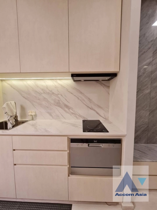 6  1 br Condominium For Rent in Ploenchit ,Bangkok BTS Ploenchit at Noble Ploenchit AA45000