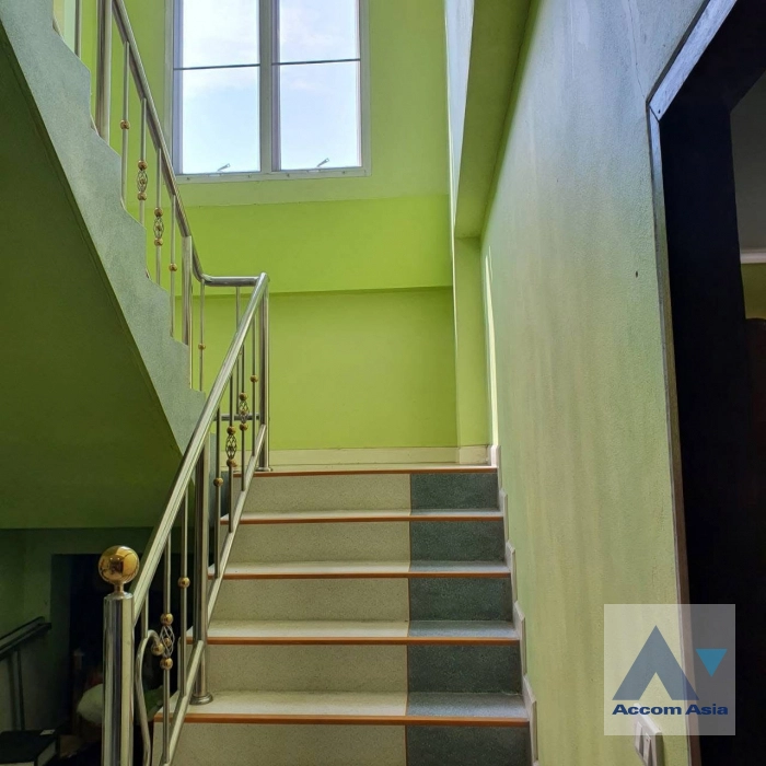  1  4 br House For Rent in Phaholyothin ,Bangkok BTS Saphan-Kwai AA45009