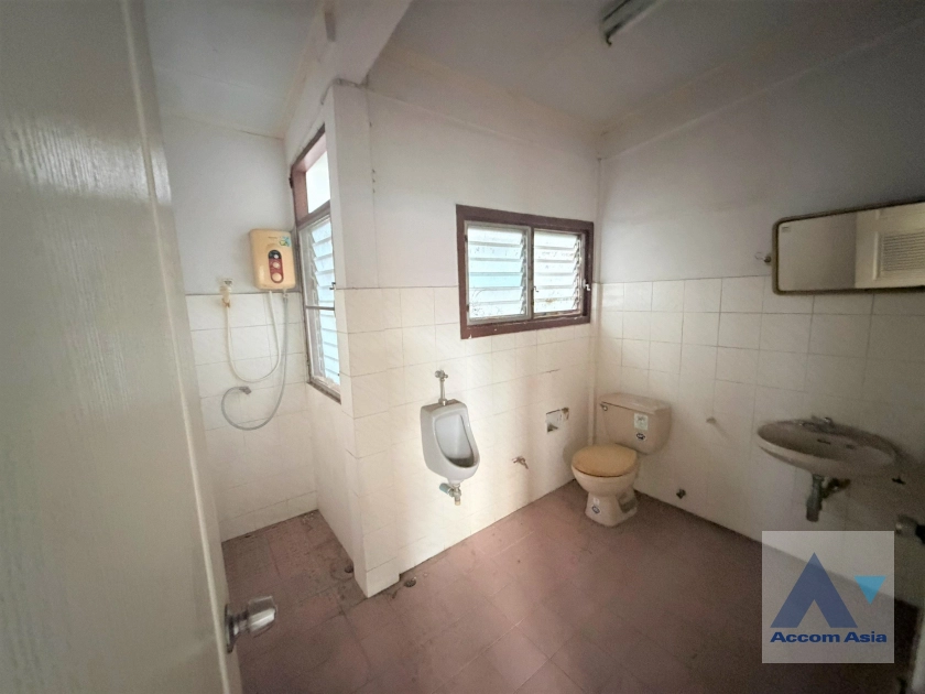 8  6 br House For Rent in Sathorn ,Bangkok BTS Saint Louis AA45010