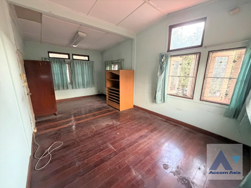 unitHome Office |  6 Bedrooms  House For Rent in Sathorn, Bangkok  near BTS Saint Louis (AA45010)