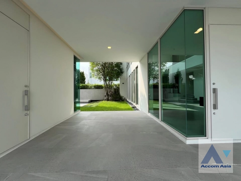 18  4 br Townhouse For Sale in Bang Na ,Bangkok  at Vive Bangna km.7 AA45011