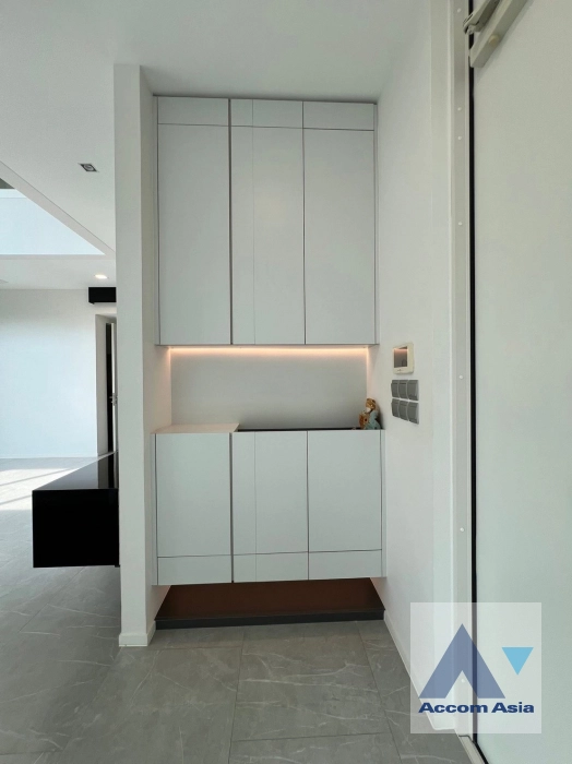 6  4 br Townhouse For Sale in Bang Na ,Bangkok  at Vive Bangna km.7 AA45011