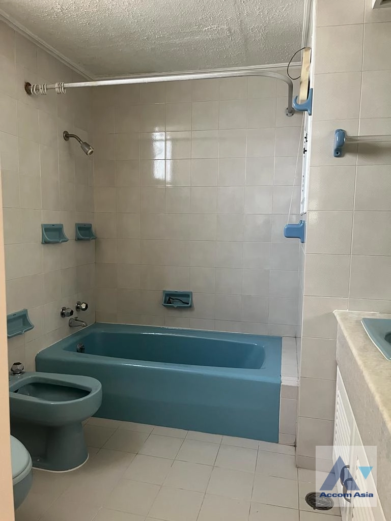 19  3 br Condominium For Sale in Sukhumvit ,Bangkok BTS Ekkamai at Tai Ping Tower AA45012