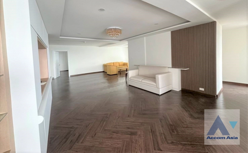 unit 3 Bedrooms  Condominium For Rent & Sale in Sukhumvit, Bangkok  (AA45014)