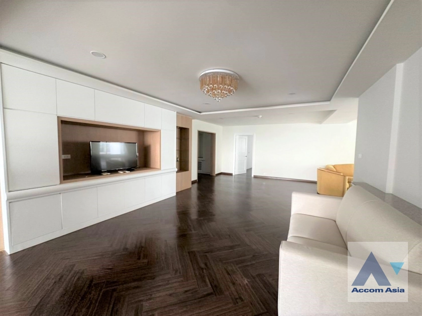 unit 3 Bedrooms  Condominium For Rent & Sale in Sukhumvit, Bangkok  (AA45014)