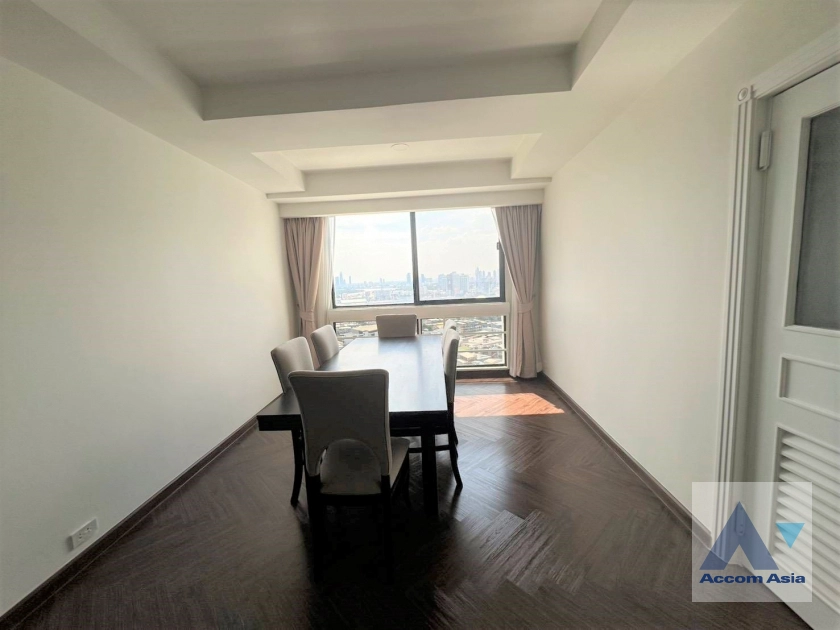 unit 3 Bedrooms  Condominium For Rent & Sale in Sukhumvit, Bangkok  (AA45014)