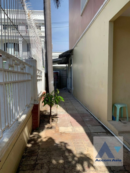 13  4 br Townhouse For Rent in Sukhumvit ,Bangkok BTS Udomsuk at Ravipa Village AA45015