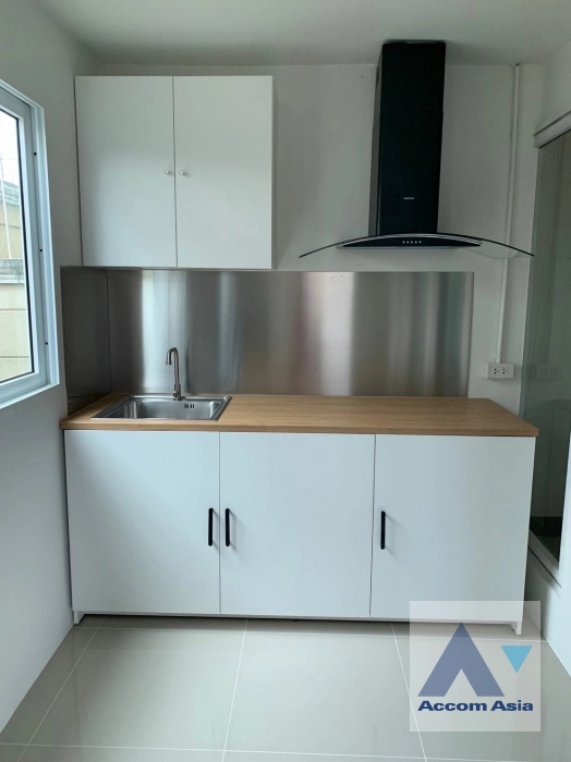  1  4 br Townhouse For Rent in Sukhumvit ,Bangkok BTS Udomsuk at Ravipa Village AA45015