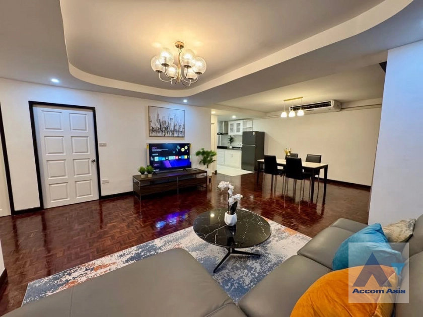 unit 3 Bedrooms  Condominium For Rent in Ratchadaphisek, Bangkok  near MRT Rama 9 (AA45018)