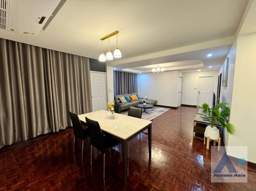 unit 3 Bedrooms  Condominium For Rent in Ratchadaphisek, Bangkok  near MRT Rama 9 (AA45018)