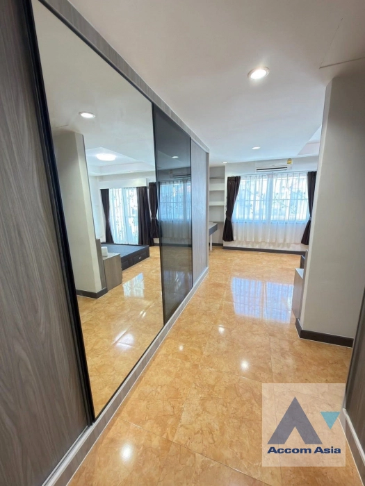 5  3 br House For Rent in Pattanakarn ,Bangkok  AA45025