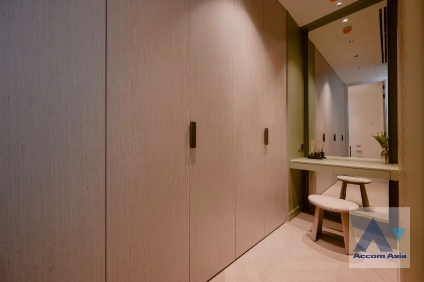 23  2 br Condominium For Sale in Ploenchit ,Bangkok MRT Lumphini at ONE Bangkok AA45028