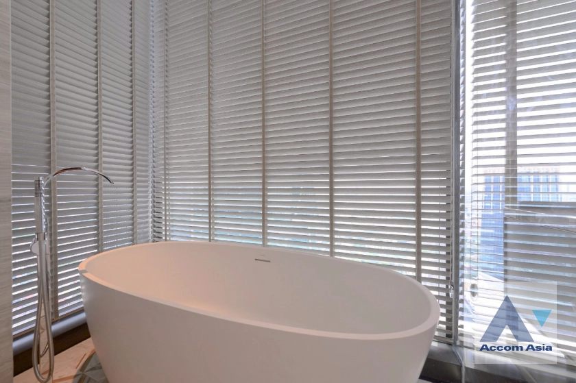 18  2 br Condominium For Sale in Ploenchit ,Bangkok MRT Lumphini at ONE Bangkok AA45028