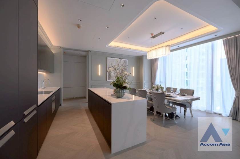 unit 2 Bedrooms  Condominium For Sale in Ploenchit, Bangkok  near MRT Lumphini (AA45028)