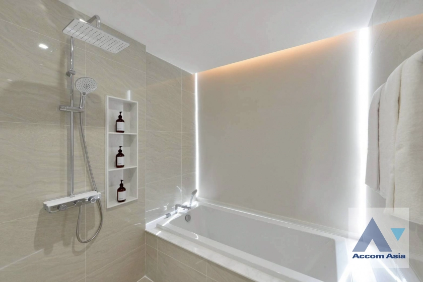 14  2 br Apartment For Rent in Sukhumvit ,Bangkok BTS Asok at New Modern Apartment 750m from Asok Interchange AA45030