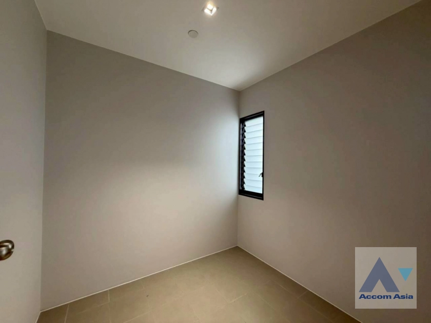 23  3 br Apartment for rent and sale in Sukhumvit ,Bangkok BTS Asok at New Modern Apartment 750m from Asok Interchange AA45031