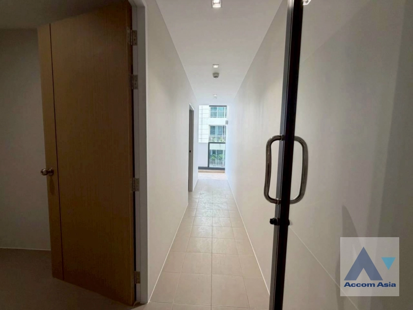 21  3 br Apartment for rent and sale in Sukhumvit ,Bangkok BTS Asok at New Modern Apartment 750m from Asok Interchange AA45031