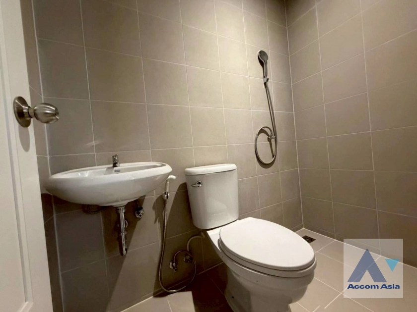 19  3 br Apartment for rent and sale in Sukhumvit ,Bangkok BTS Asok at New Modern Apartment 750m from Asok Interchange AA45031