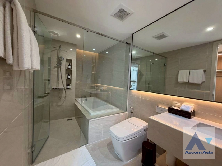 17  3 br Apartment for rent and sale in Sukhumvit ,Bangkok BTS Asok at New Modern Apartment 750m from Asok Interchange AA45031