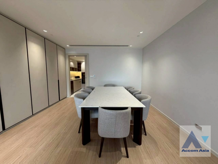 4  3 br Apartment for rent and sale in Sukhumvit ,Bangkok BTS Asok at New Modern Apartment 750m from Asok Interchange AA45031