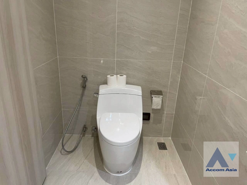 34  4 br Apartment for rent and sale in Sukhumvit ,Bangkok BTS Asok at New Modern Apartment 750m from Asok Interchange AA45032