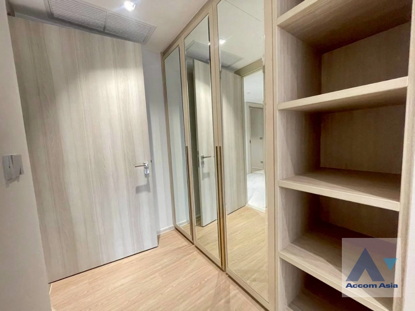 28  4 br Apartment for rent and sale in Sukhumvit ,Bangkok BTS Asok at New Modern Apartment 750m from Asok Interchange AA45032