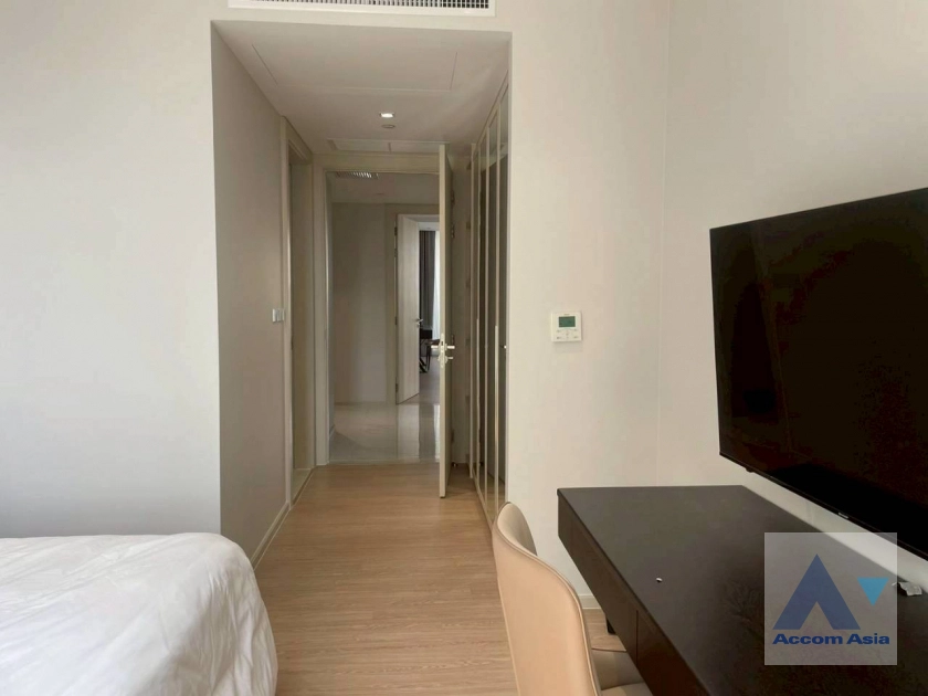 24  4 br Apartment for rent and sale in Sukhumvit ,Bangkok BTS Asok at New Modern Apartment 750m from Asok Interchange AA45032