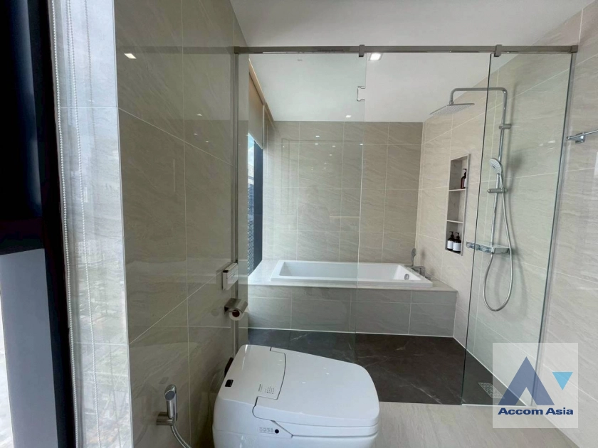 37  4 br Apartment for rent and sale in Sukhumvit ,Bangkok BTS Asok at New Modern Apartment 750m from Asok Interchange AA45032