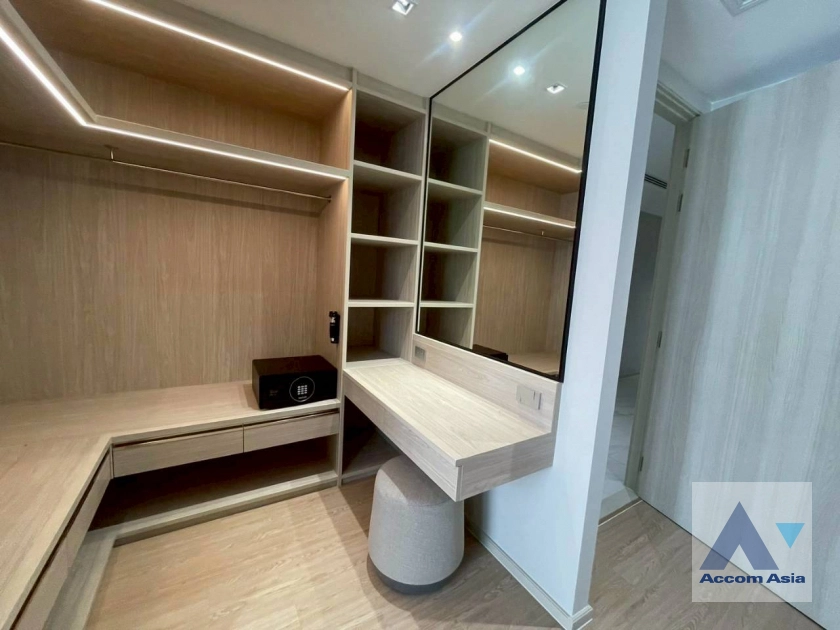 29  4 br Apartment for rent and sale in Sukhumvit ,Bangkok BTS Asok at New Modern Apartment 750m from Asok Interchange AA45032