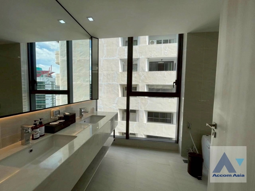 30  4 br Apartment for rent and sale in Sukhumvit ,Bangkok BTS Asok at New Modern Apartment 750m from Asok Interchange AA45032