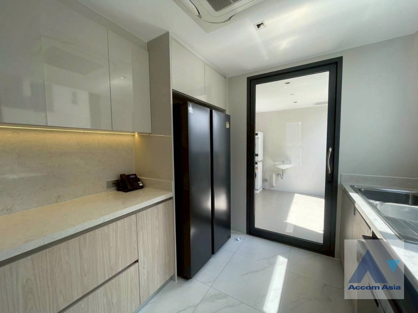 7  4 br Apartment for rent and sale in Sukhumvit ,Bangkok BTS Asok at New Modern Apartment 750m from Asok Interchange AA45032