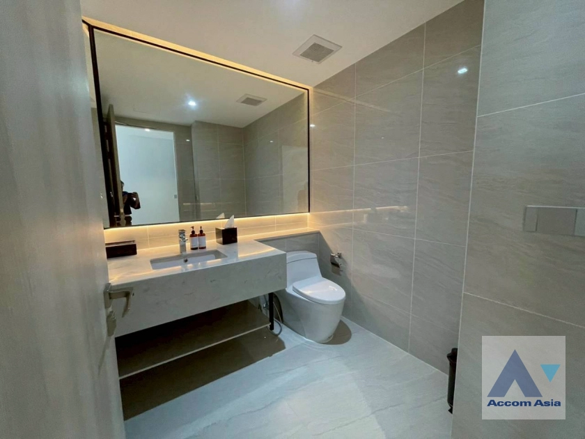 31  4 br Apartment for rent and sale in Sukhumvit ,Bangkok BTS Asok at New Modern Apartment 750m from Asok Interchange AA45032