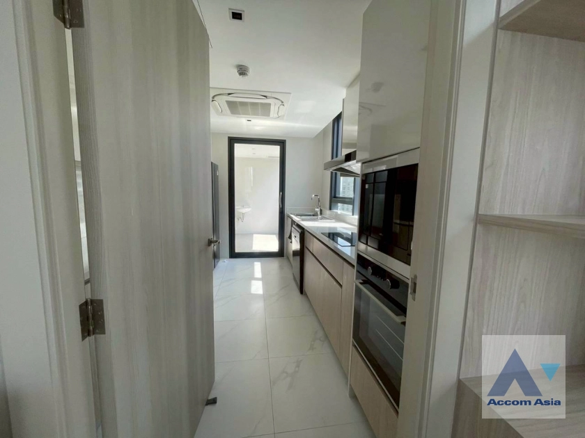 5  4 br Apartment for rent and sale in Sukhumvit ,Bangkok BTS Asok at New Modern Apartment 750m from Asok Interchange AA45032