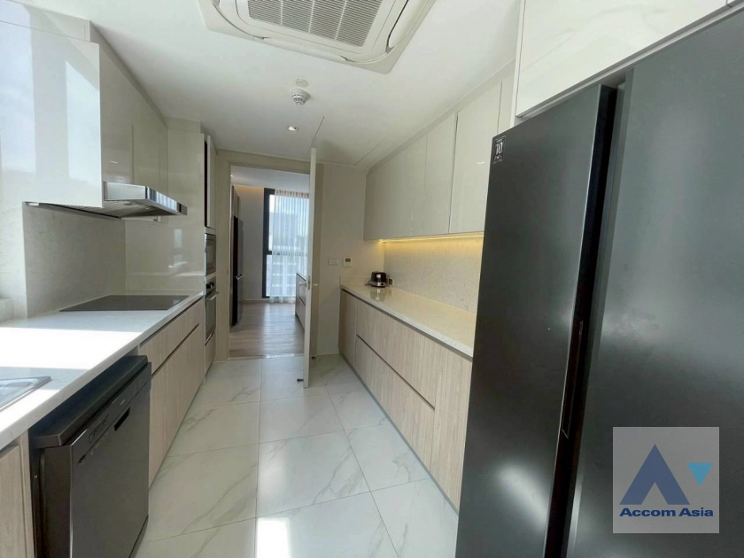 8  4 br Apartment for rent and sale in Sukhumvit ,Bangkok BTS Asok at New Modern Apartment 750m from Asok Interchange AA45032