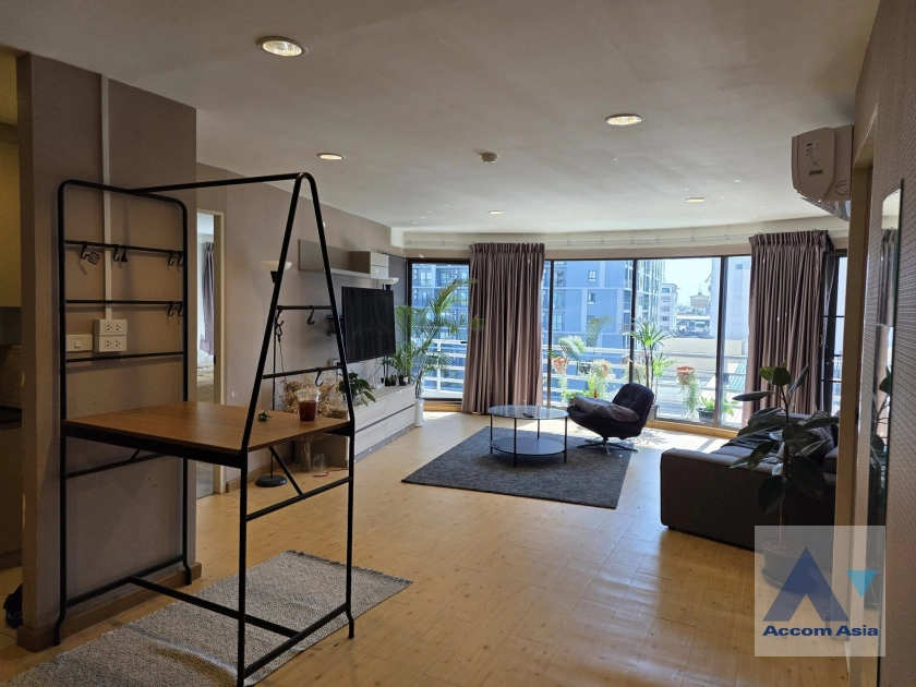 unit 2 Bedrooms  Condominium For Rent in Sathorn, Bangkok  near BTS Chong Nonsi - MRT Lumphini (AA45035)