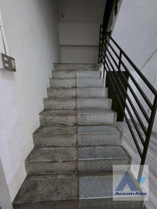 6  House for rent and sale in Sukhumvit ,Bangkok BTS Punnawithi AA45036