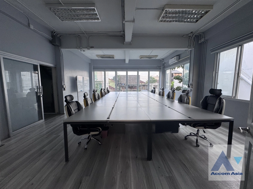 8  House for rent and sale in Sukhumvit ,Bangkok BTS Punnawithi AA45036