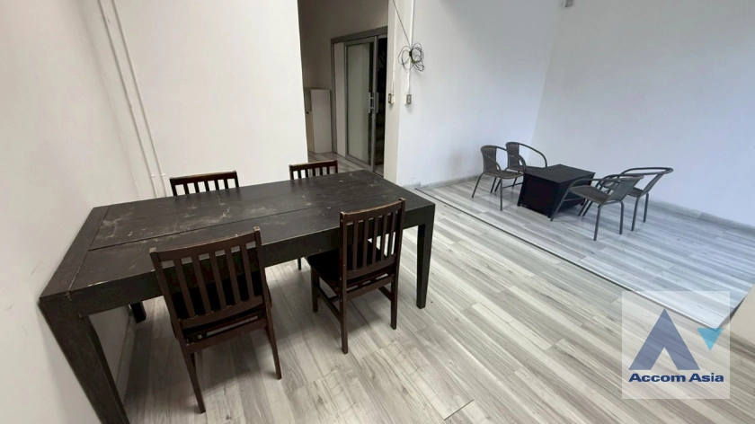 5  House for rent and sale in Sukhumvit ,Bangkok BTS Punnawithi AA45036