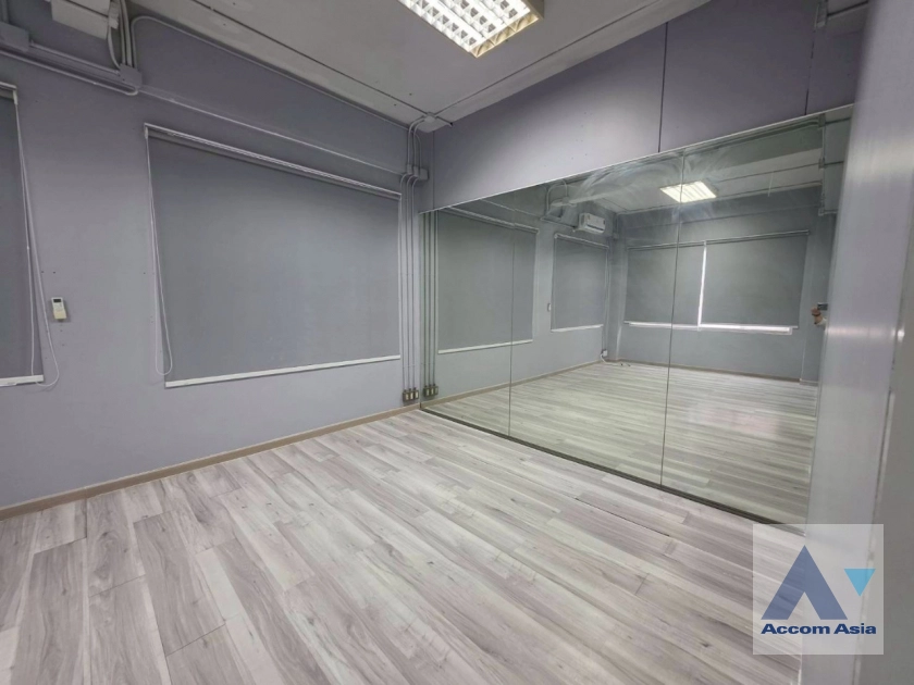 12  House for rent and sale in Sukhumvit ,Bangkok BTS Punnawithi AA45036