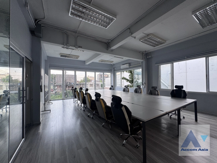 9  House for rent and sale in Sukhumvit ,Bangkok BTS Punnawithi AA45036