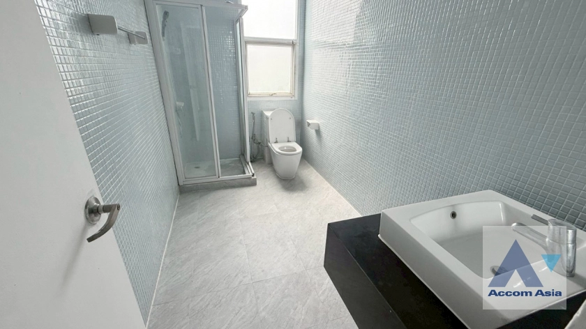 16  House for rent and sale in Sukhumvit ,Bangkok BTS Punnawithi AA45036